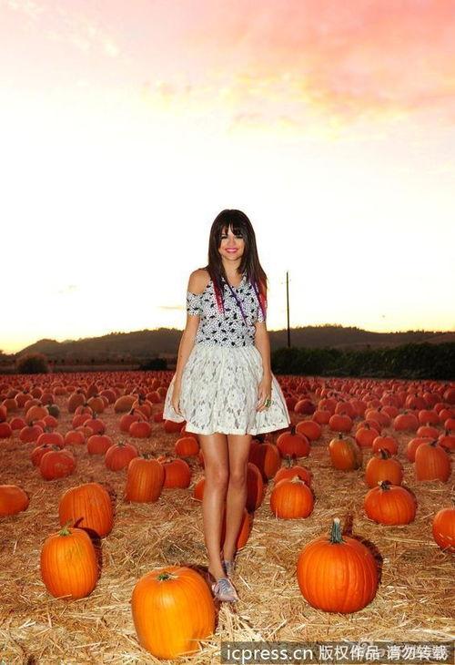 网红农村女孩吃瓜图片大全,网红农村女孩吃瓜图片大盘点  第1张